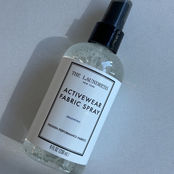 NWT The Laundress Activewear Fabric Spray - Picture 2 of 2